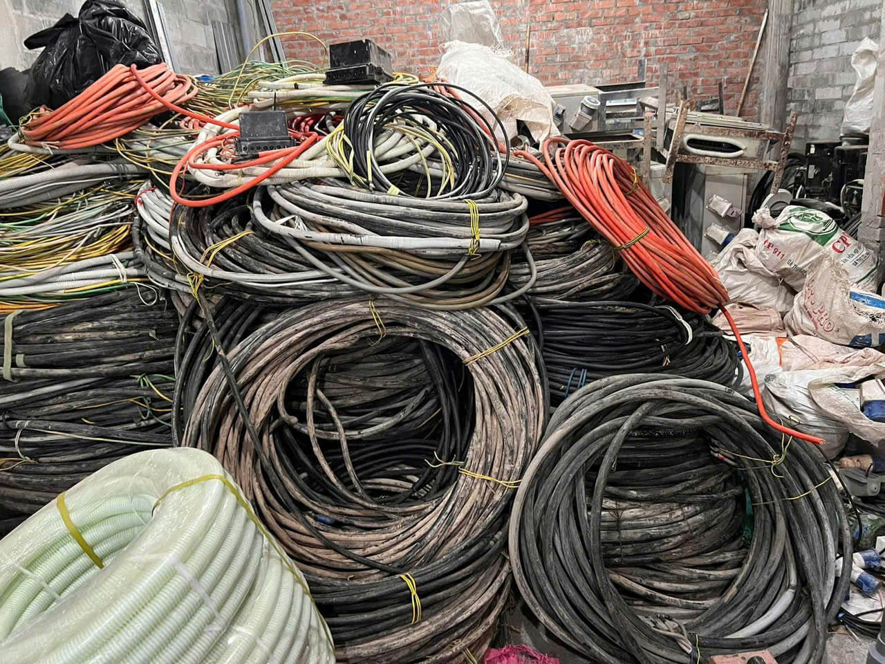 thu mua dây cáp điện giá cao