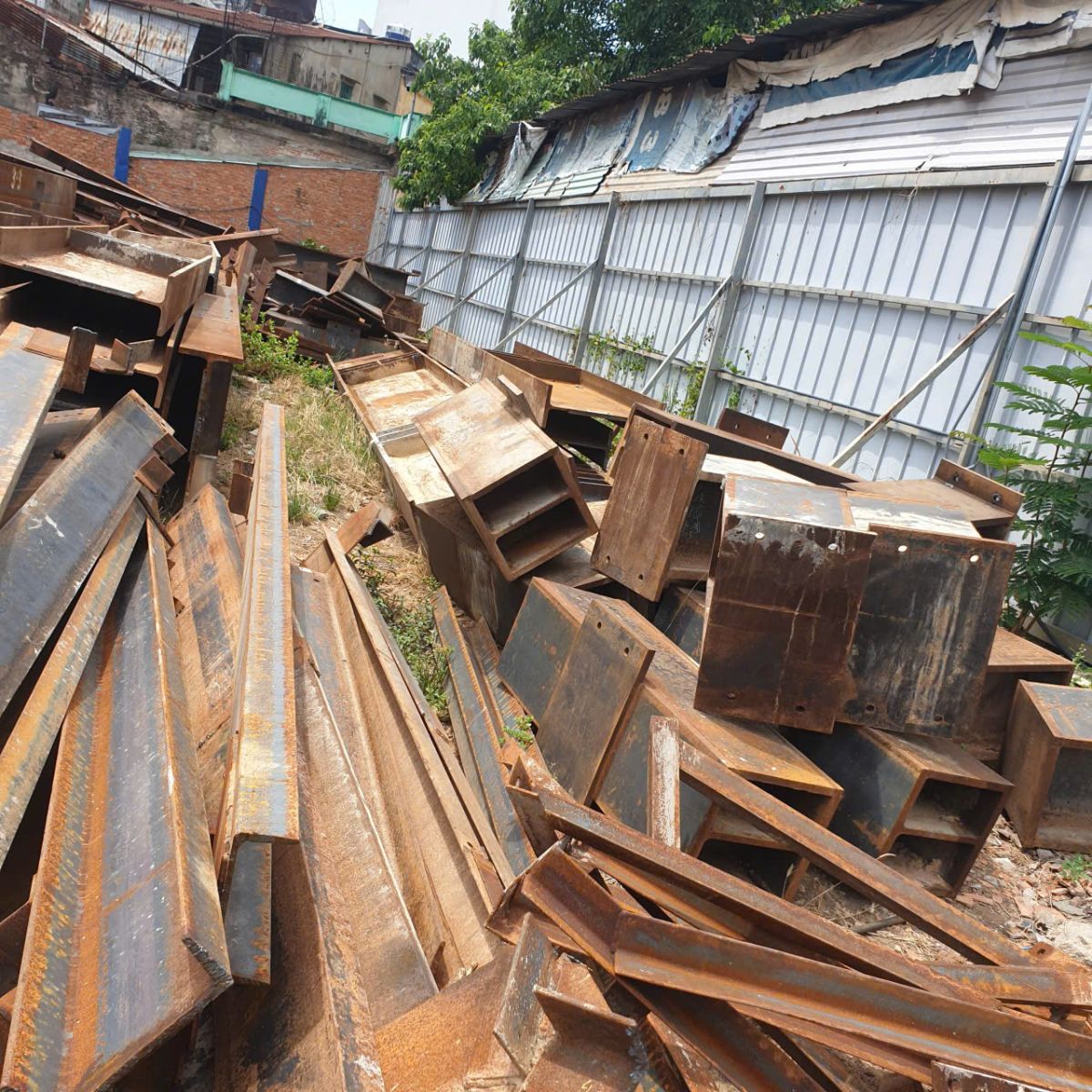 Thu mua sắt phế liệu giá cao