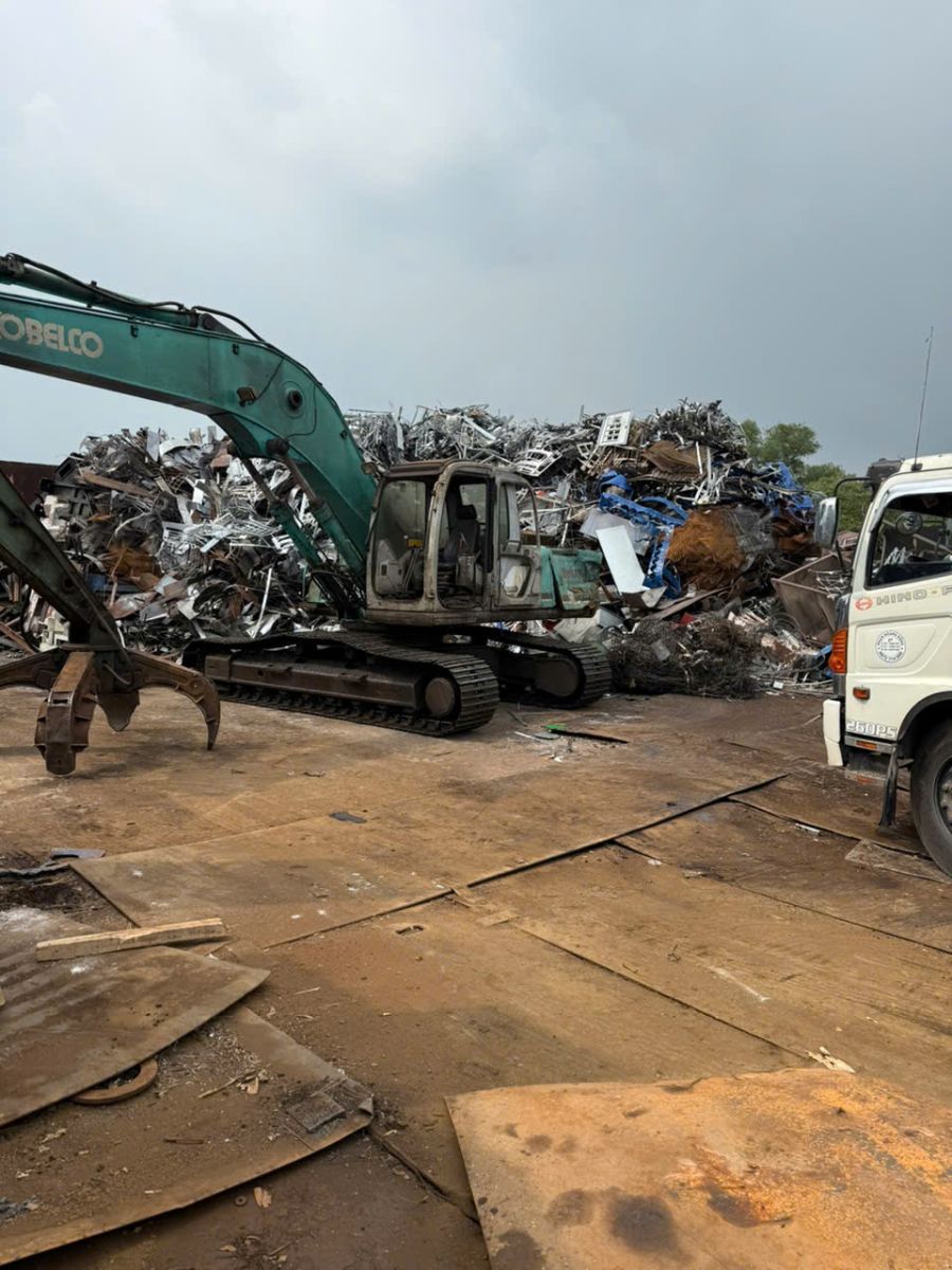 Thu Mua Sắt Phế Liệu Giá Cao Tại Long An & Lân Cận - Tận Nơi, Hoa Hồng Cao