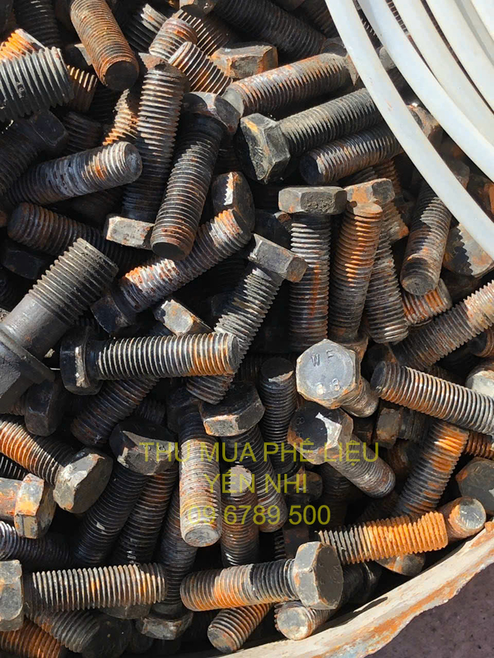 phế liệu tại cửa hàng